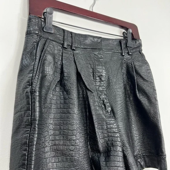 Dynamite black faux leather croc embossed high rise pleated dressy shorts M - Picture 5 of 13